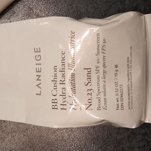 La Neige, foundation